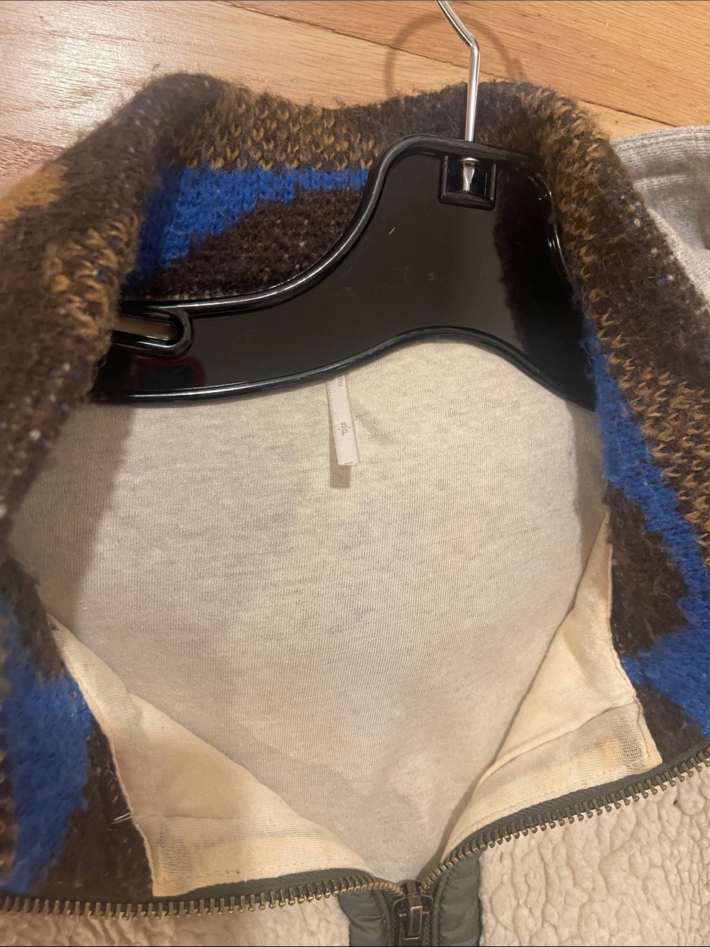 Free people women’s Cream Sherpa Zip-Up Jacket with Patterned Sleeves size S - Picture 6 of 9
